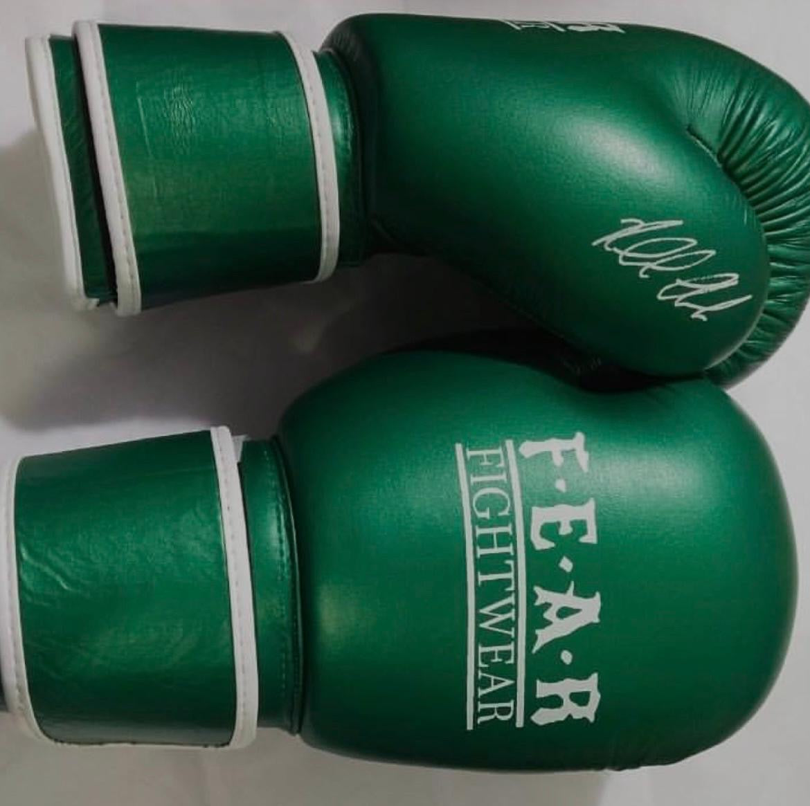Amateur Style Gloves